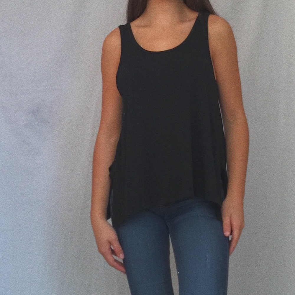 BLACK TANK TOP